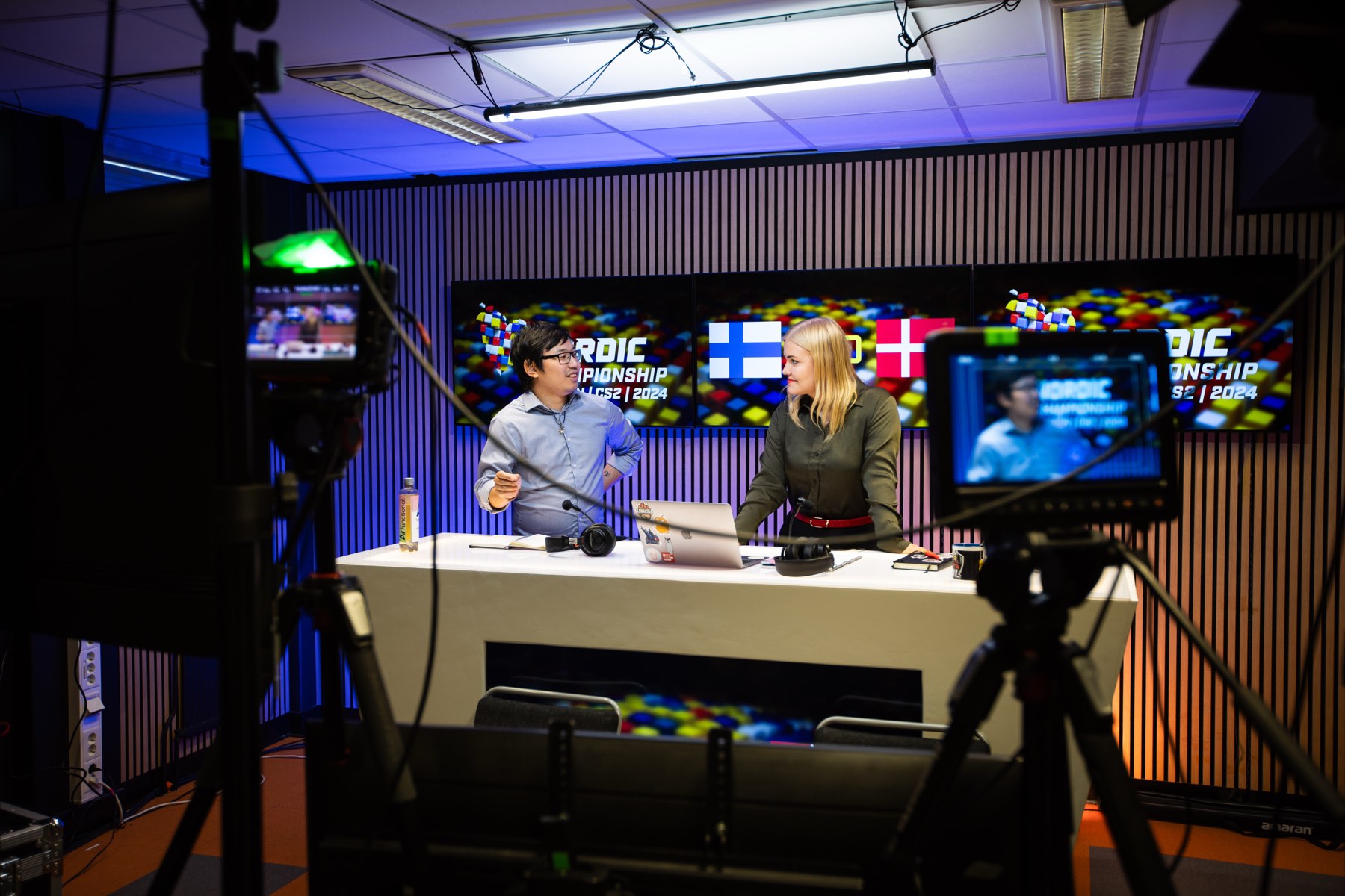 JKPG Esports kommentatorer i studion